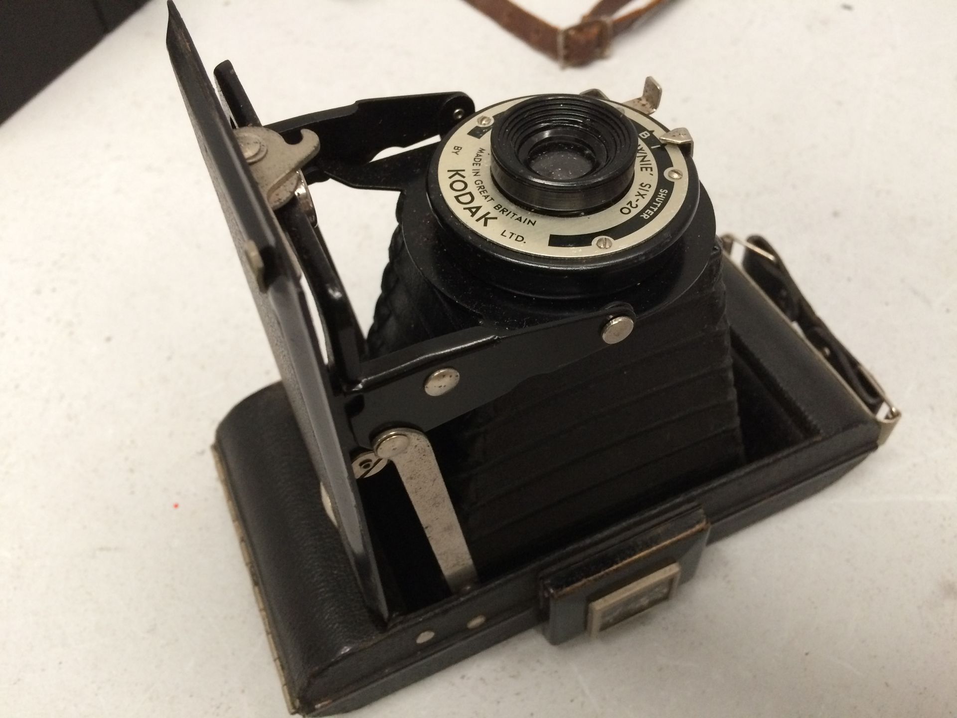 4 x items - Kodak folding Brownie six-20 camera, Ilford Sportsman camera with Prontor 12. - Image 10 of 12