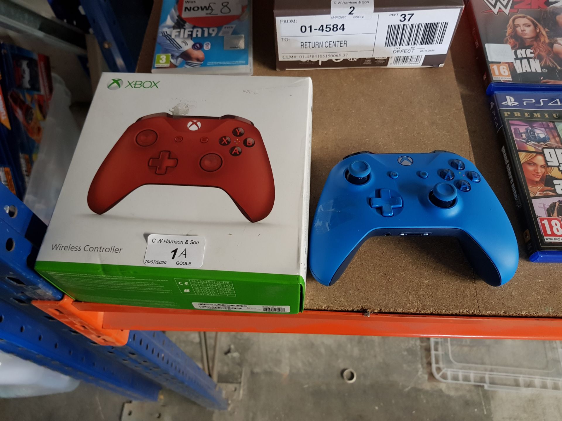 2 X XBOX WIRELESS CONTROLLERS