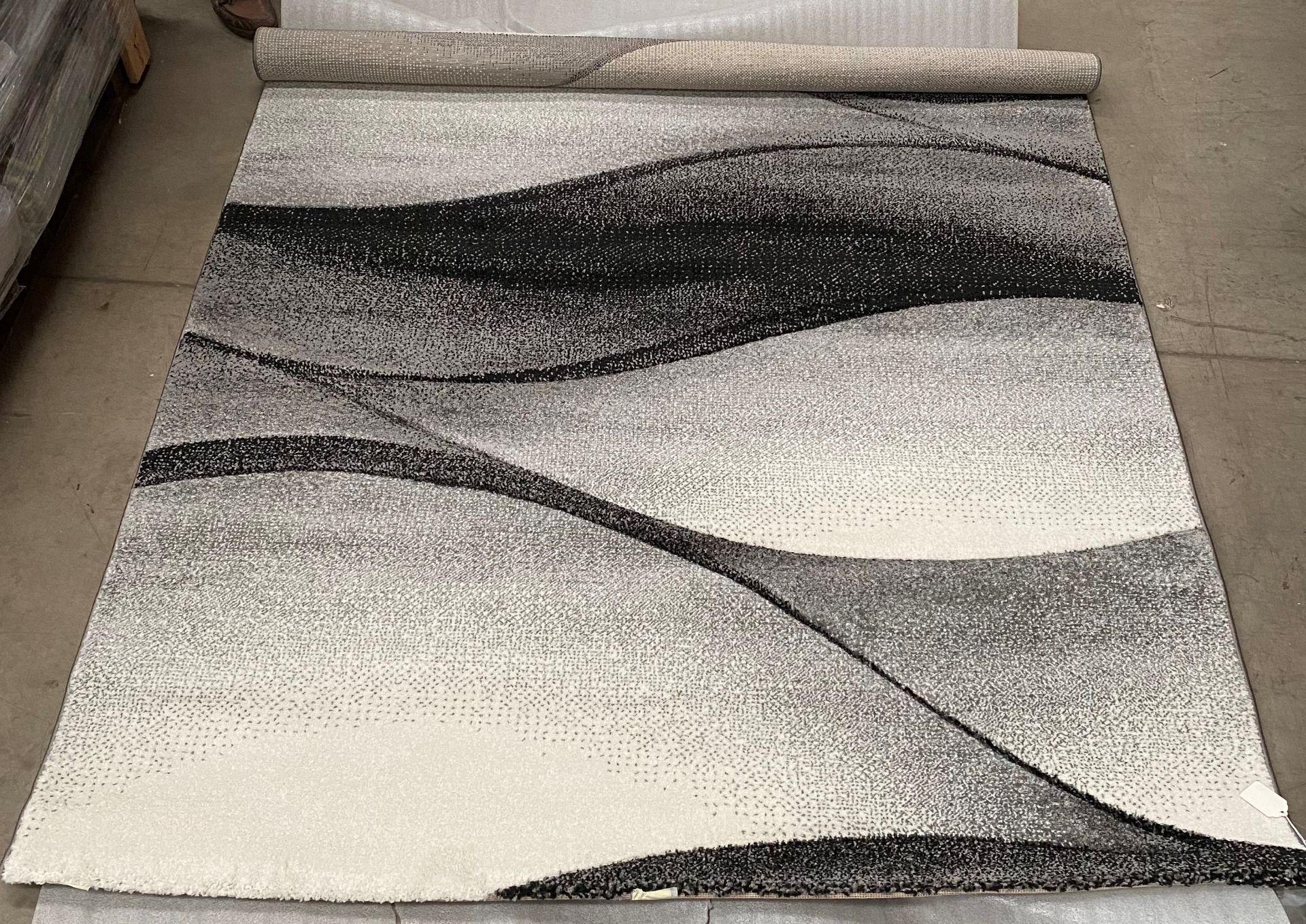 A Paco Daimant SV 666 grey rug - 160cm x 230cm