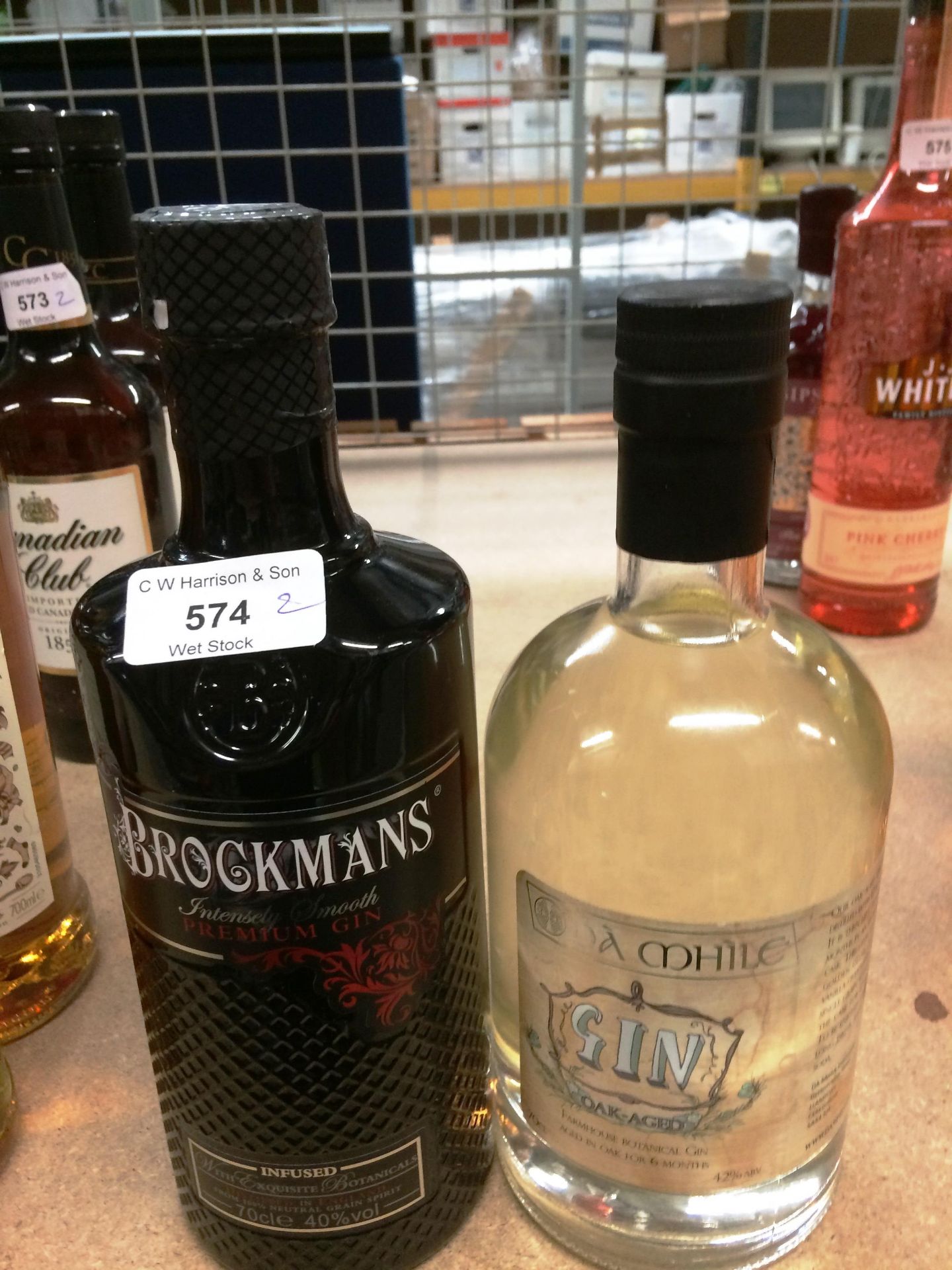 2 x items - 1 x 70cl bottle of Da Mhile Oak Aged Gin and 1 x 70cl bottle of Brockman's Gin