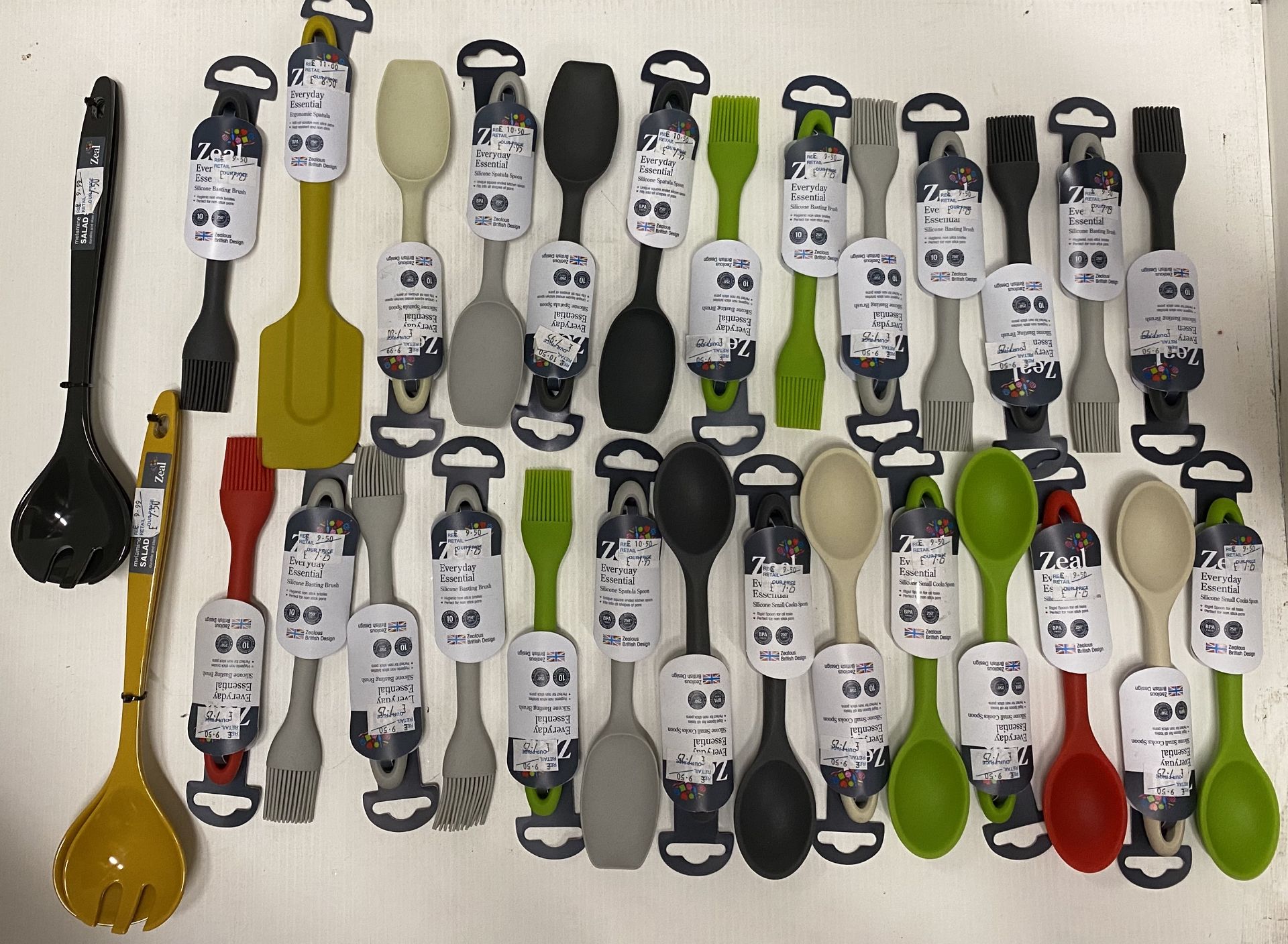 30 x Zeal kitchen accessories - ergonomic spatulas (RRP £11.00), spatulas (RRP £7.
