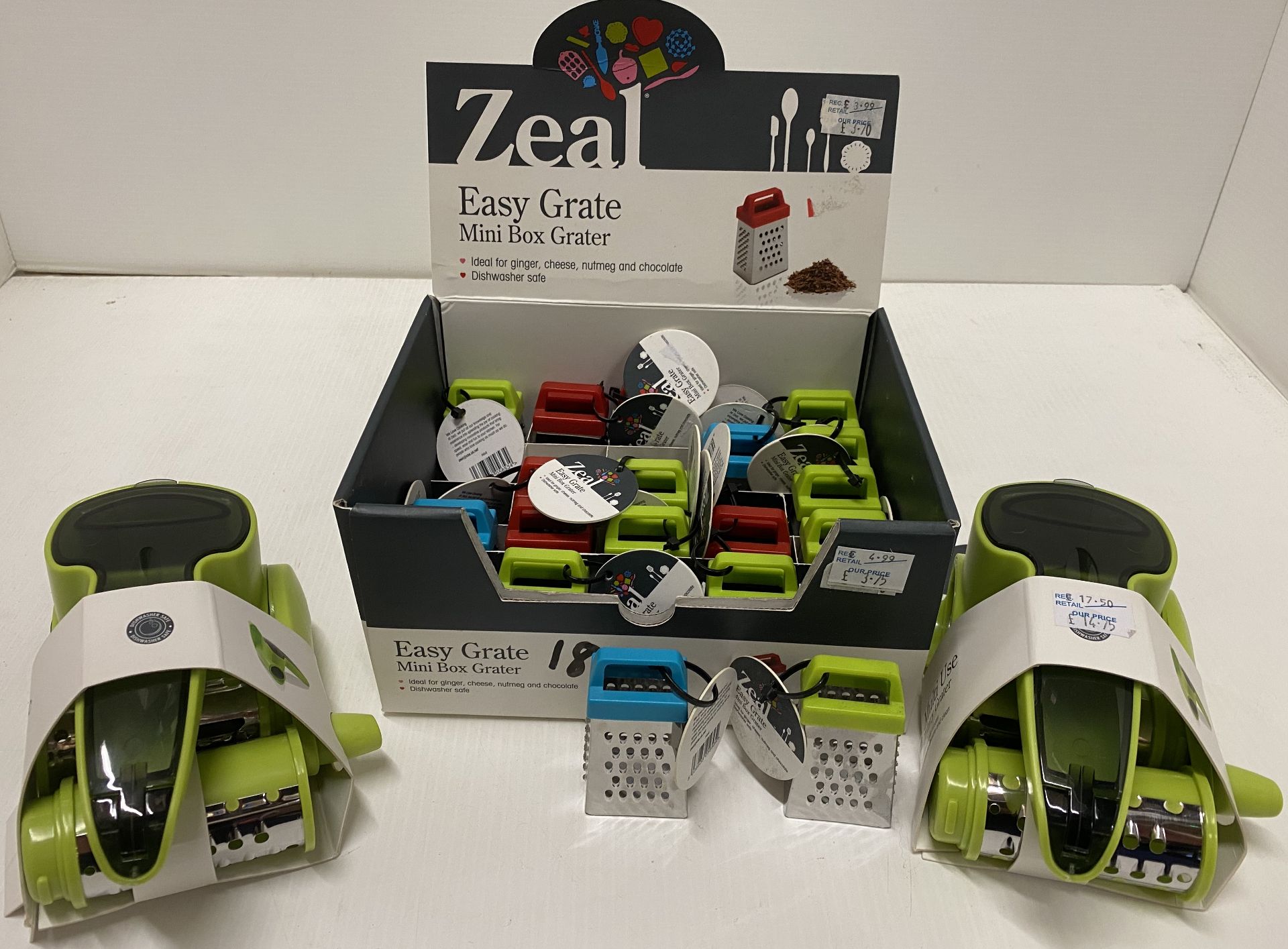 20 x Zeal kitchen accessories - 2 x multi use rotary graters and 18 x mini box graters RRP £17.