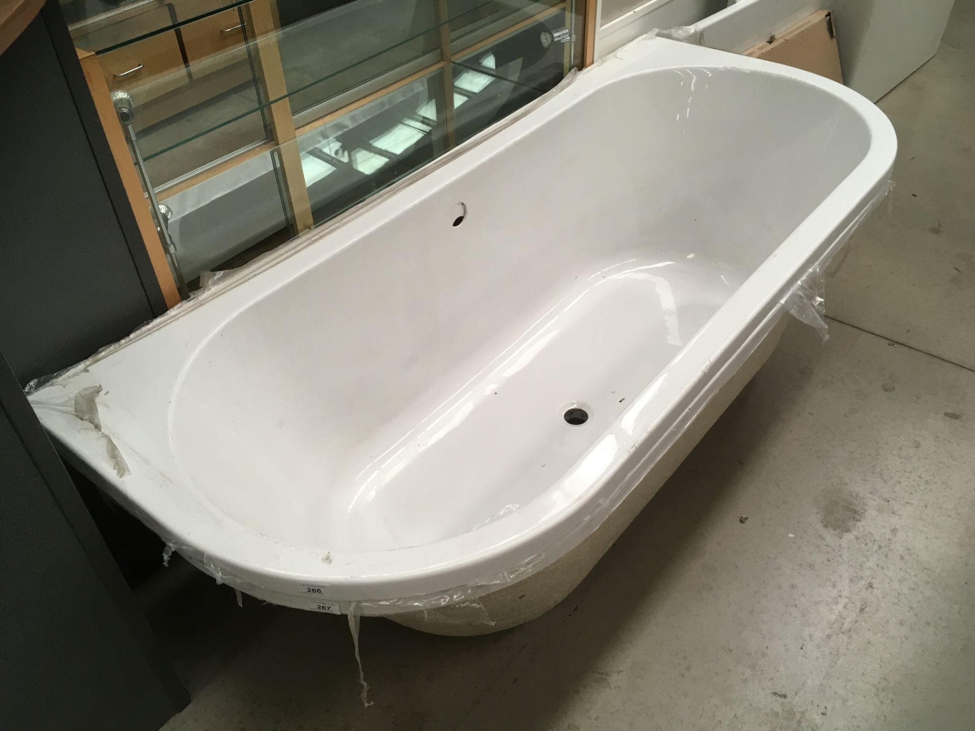 1700 x 750 back to wall acrylic bath