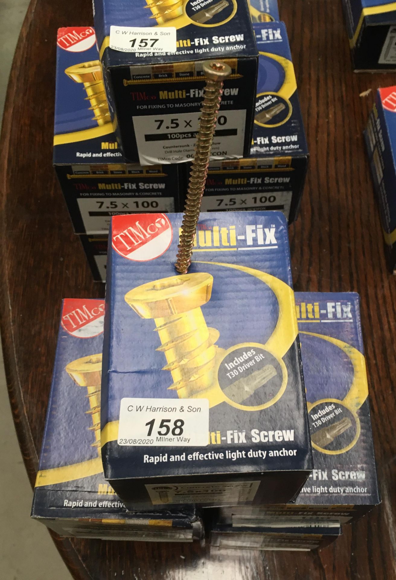 Approximately 500 x Timco concrete screws