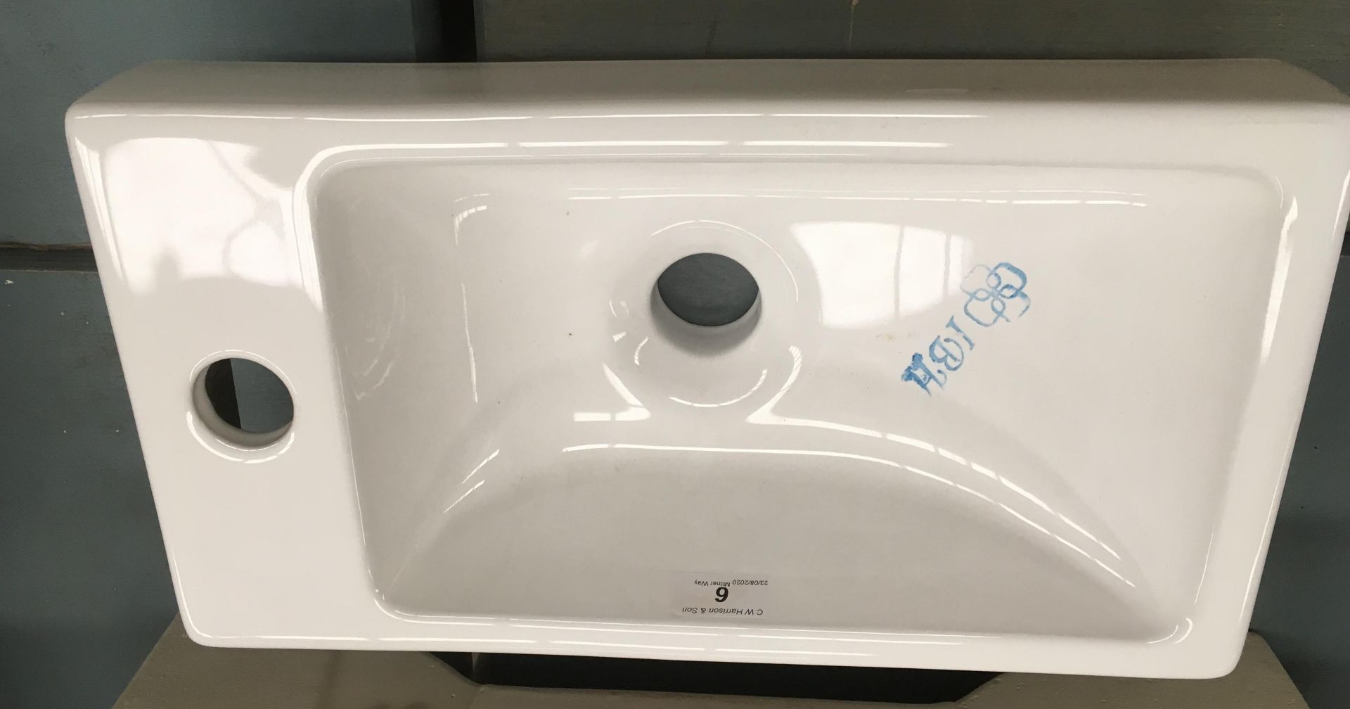 410 x 220 ceramic sink