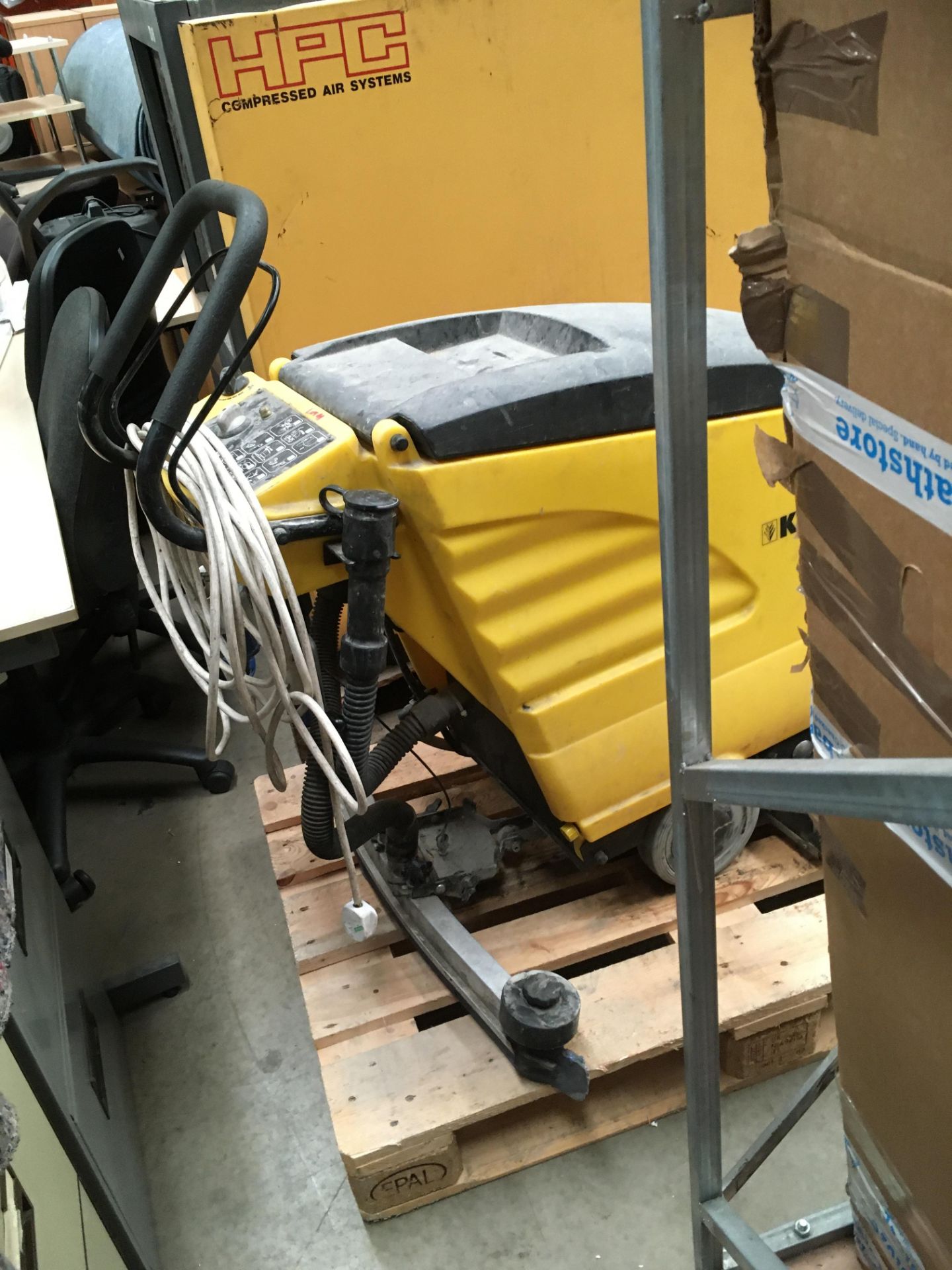 K'Archer BR5320 commercial floor cleaning machine - 110v with 240v extension - not tested by CWH - Image 2 of 3