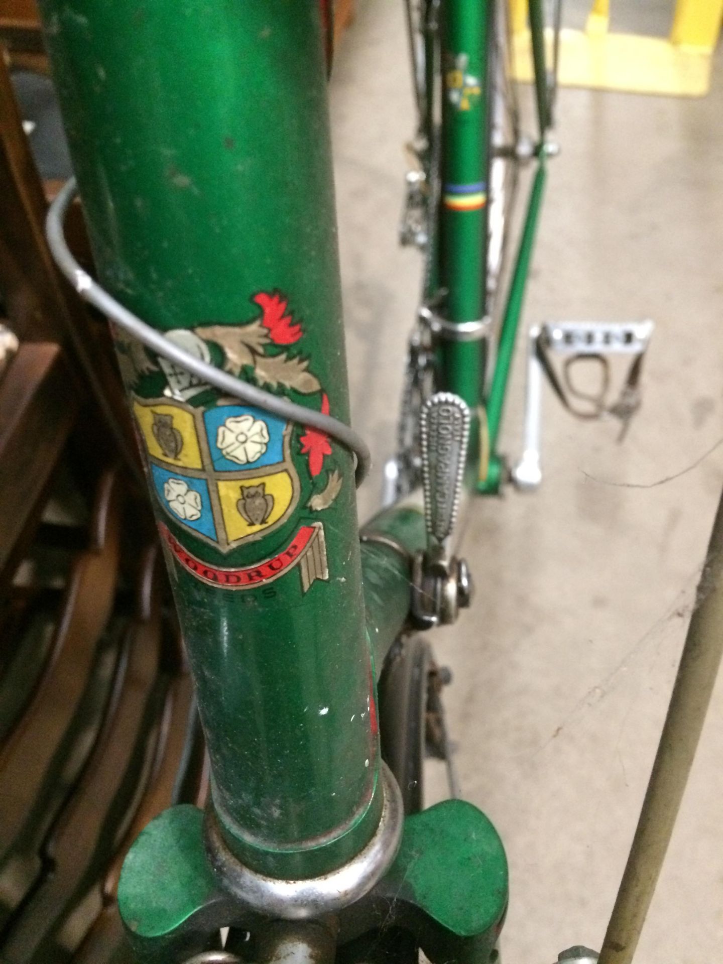 A Woodrup vintage drop handlebar gentleman's 10 speed racing bicycle in green - Image 3 of 3