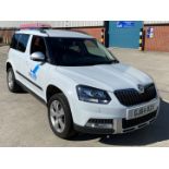 A SKODA YETI LE-T DE FRANCE TDI (1968cc) CR 4X4 5 DOOR HATCHBACK - diesel - white Reg No GJ64