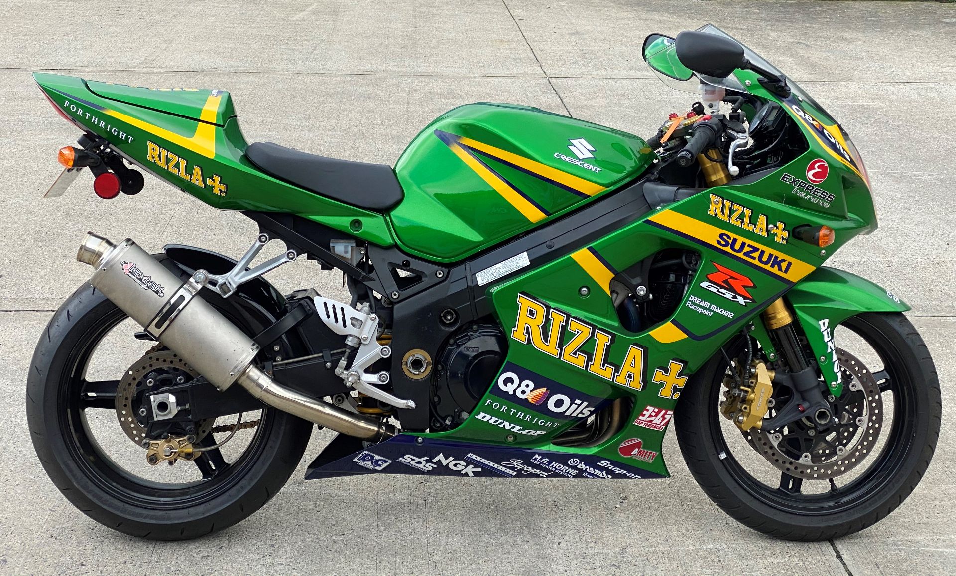 SUZUKI GSXR 1000 MOTORCYCLE - petrol - Rizla Green Reg No: DX05 ERK Rec. Mil: 25 miles 1st Reg: 01.