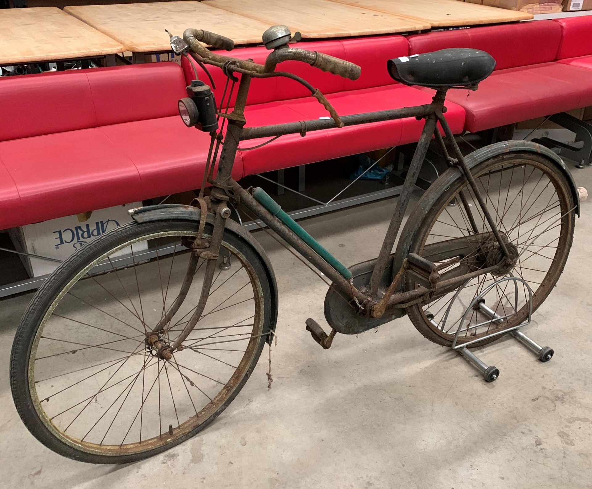 A gentleman's vintage bicycle by Raleigh