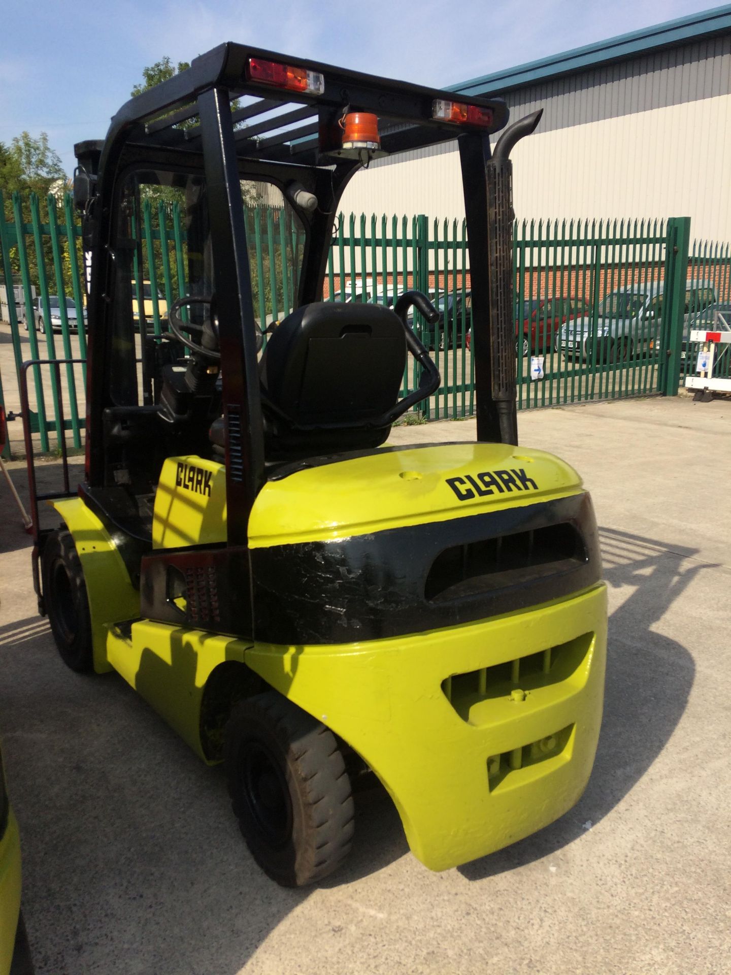 CLARK CMP-15L gas forklift truck with sideshift Serial No: CMPL-0514-9596KF Cap: 1500kg Hours: