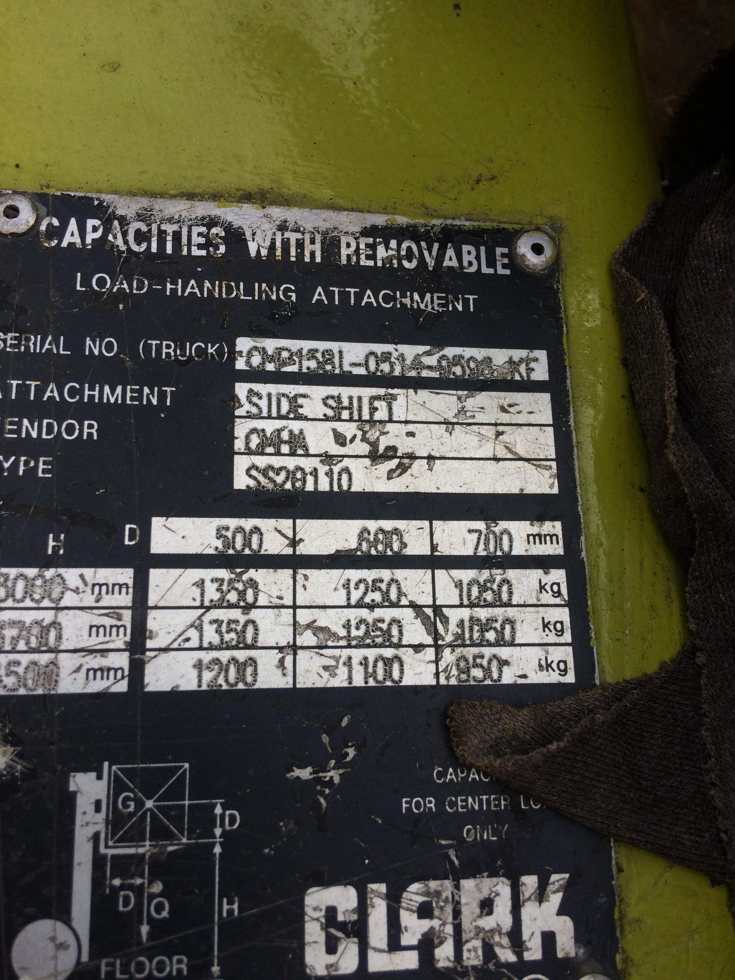 CLARK CMP-15L gas forklift truck with sideshift Serial No: CMPL-0514-9596KF Cap: 1500kg Hours: - Image 4 of 7