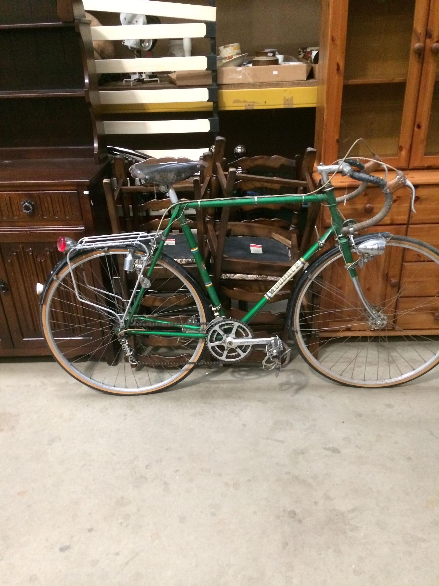 A Woodrup vintage drop handlebar gentleman's 10 speed racing bicycle in green - Image 2 of 3