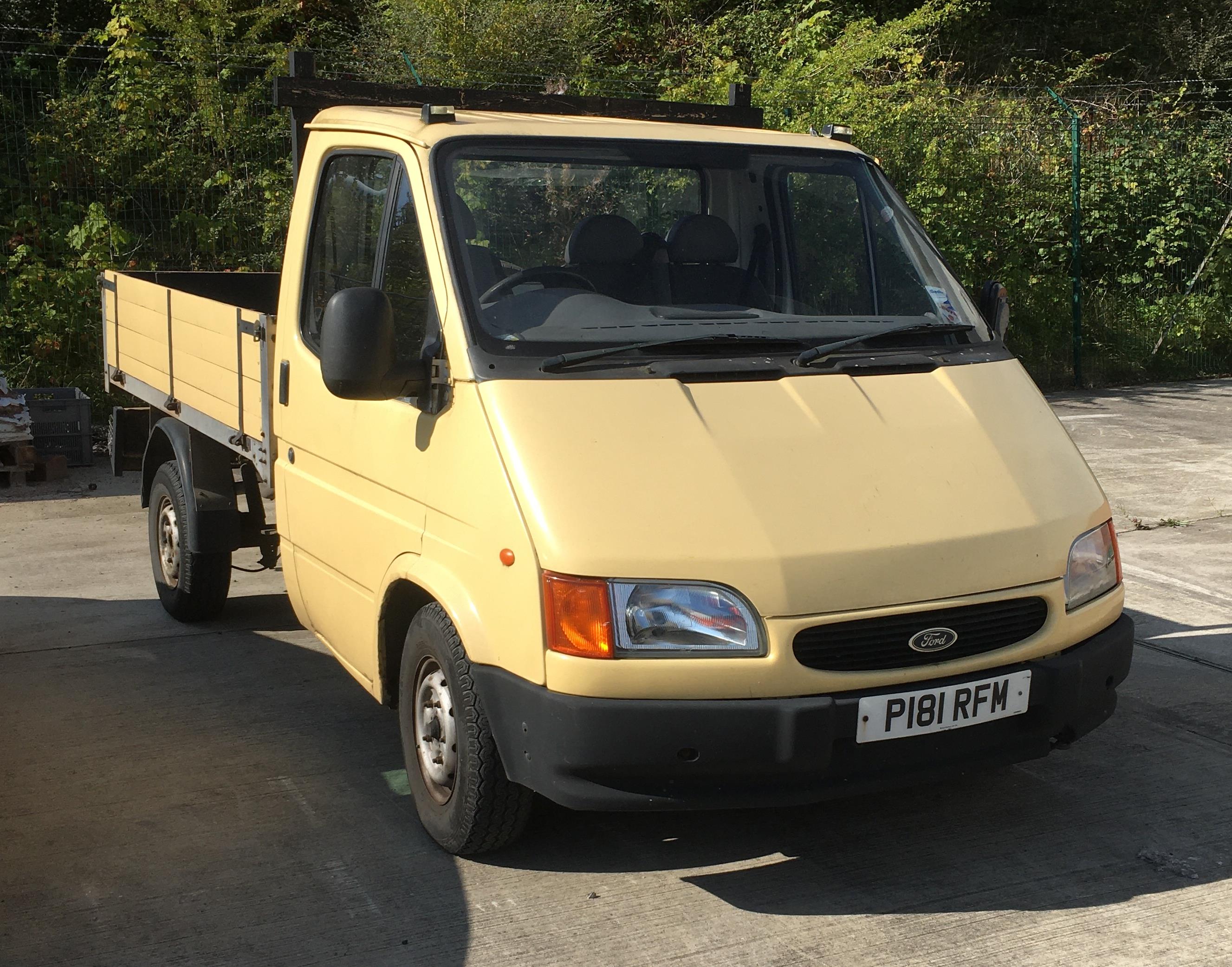 FORD TRANSIT 2.5 120 SWB PICKUP - diesel - cream Reg. No: P181 RFM Rec. Mil: 143,194+ 1st Reg: 27.