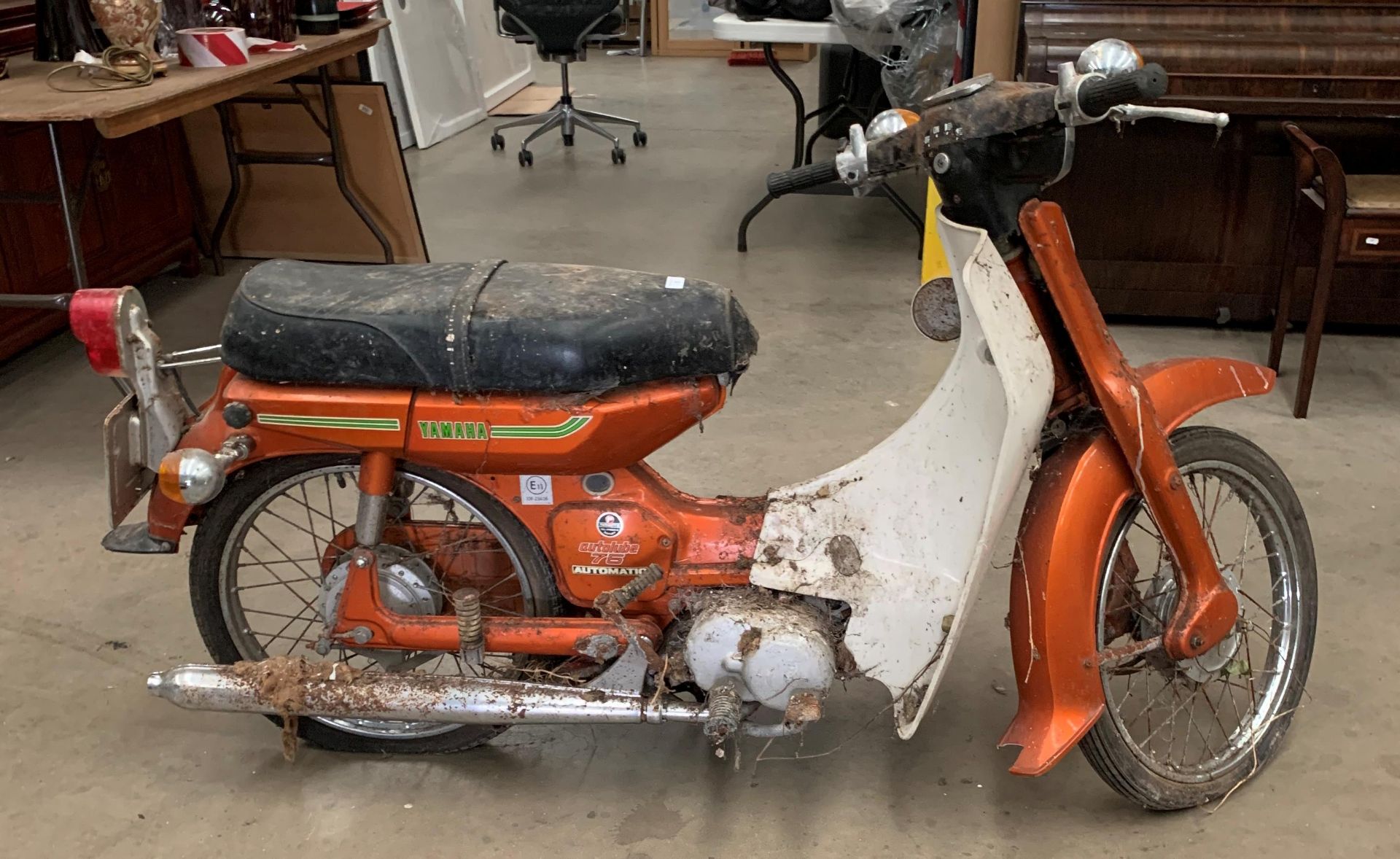 A GARAGE FIND - A YAMAHA V75 73cc AUTOMATIC AUTOLUBE MOTORBIKE - Petrol - Orange Registration No: