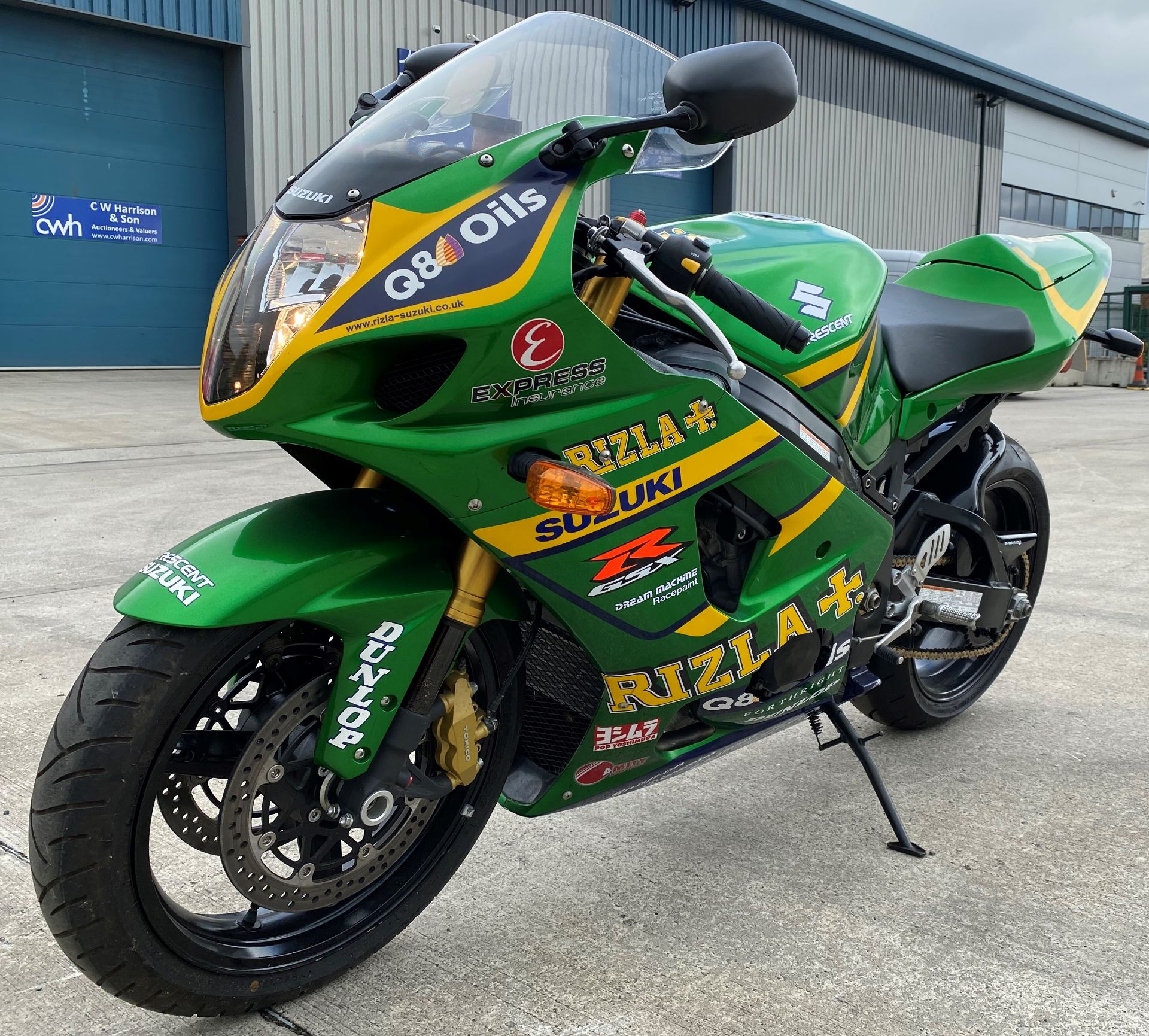 SUZUKI GSXR 1000 MOTORCYCLE - petrol - Rizla Green Reg No: DX05 ERK Rec. Mil: 25 miles 1st Reg: 01. - Image 12 of 18