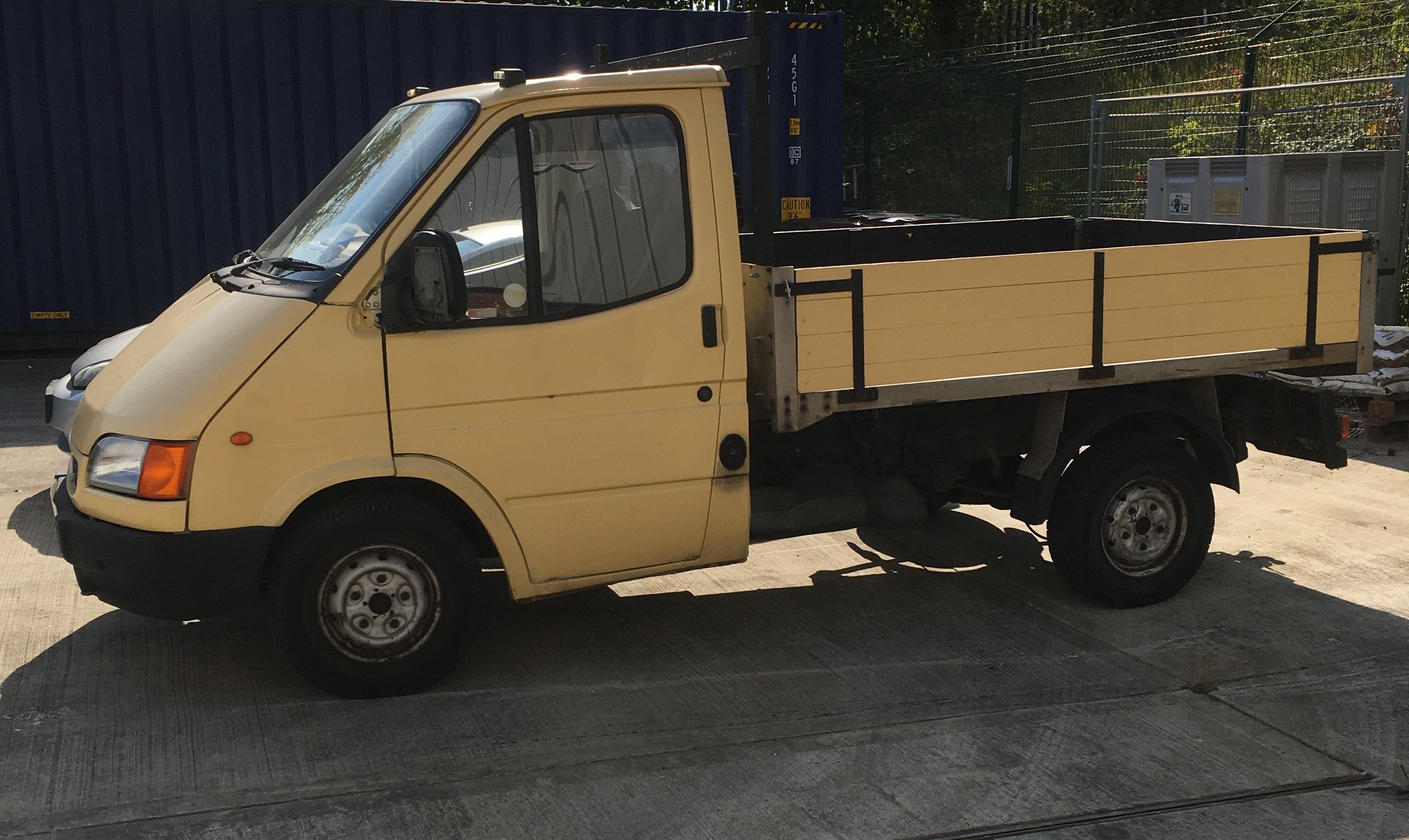 FORD TRANSIT 2.5 120 SWB PICKUP - diesel - cream Reg. No: P181 RFM Rec. Mil: 143,194+ 1st Reg: 27. - Image 3 of 8