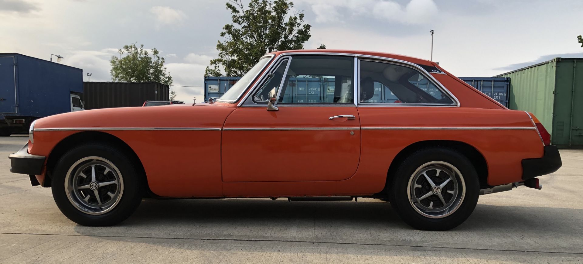 MGB GT 1.8 SPORTS HARD TOP - petrol - red Reg No EFW 623T Rec Mil 83,898 Date of last MOT: 21.2. - Image 8 of 25