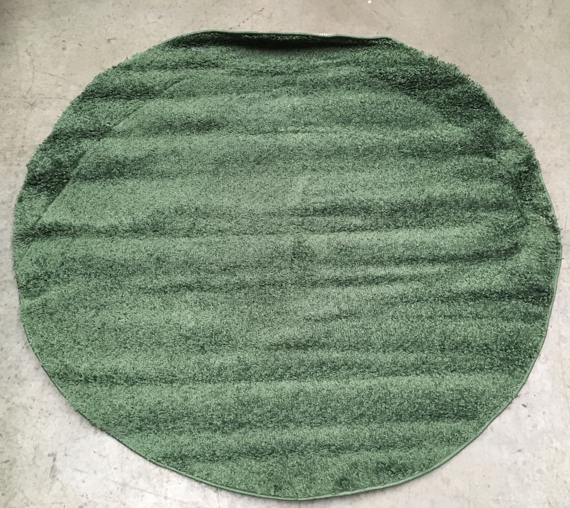 A Carpet City shaggy green rug - 160cm x 160cm