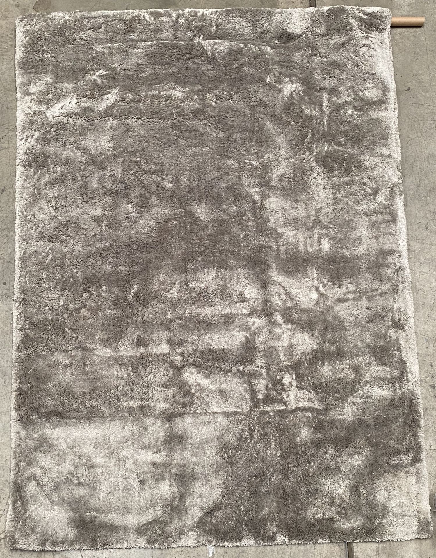 A Kayoom Bali 100 silvery/grey rug - 200cm x 290cm