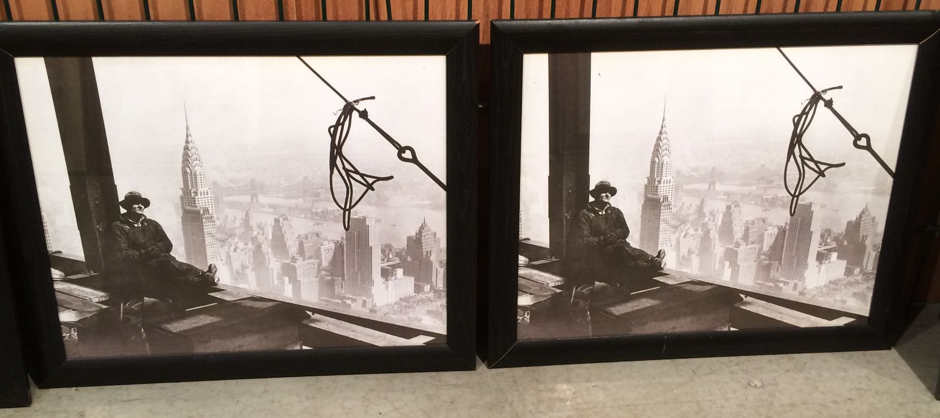 Five various sized prints 'New York Skyline' etc. - Image 4 of 5