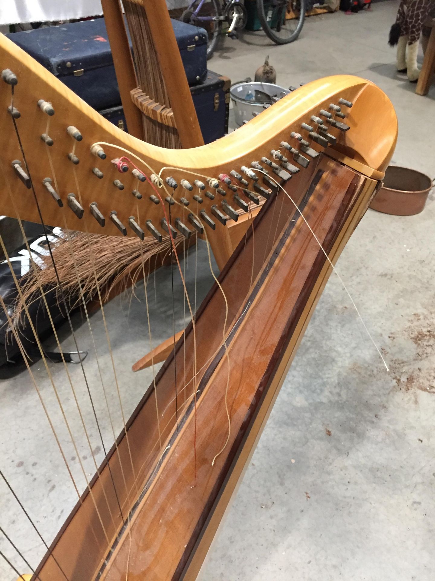 A polished wood framed harp approx 130cm high with damages - Image 2 of 4