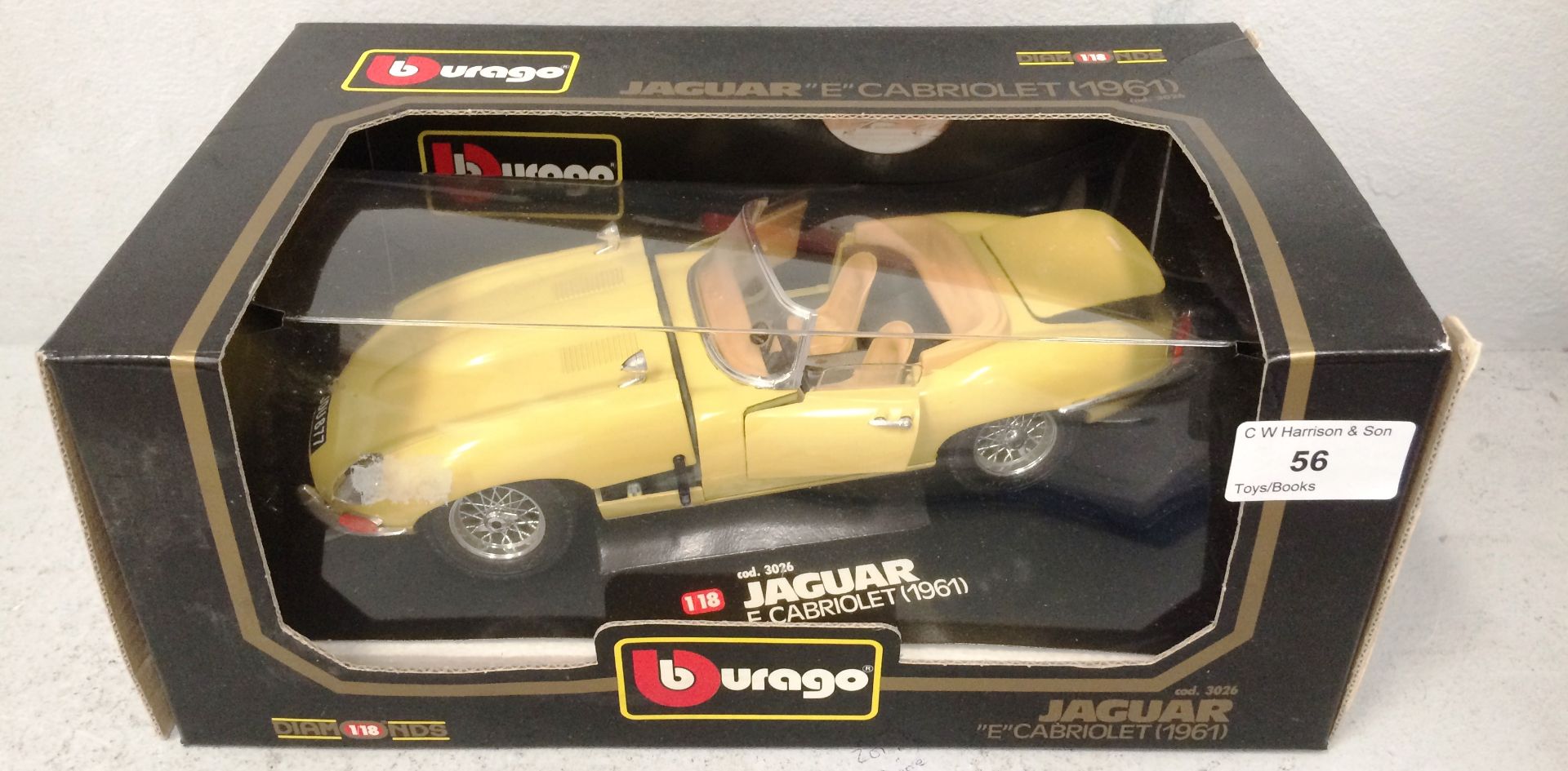 Burago 1/18 scale die cast metal model of Jaguar E Cabriolet (1961) (boxed)