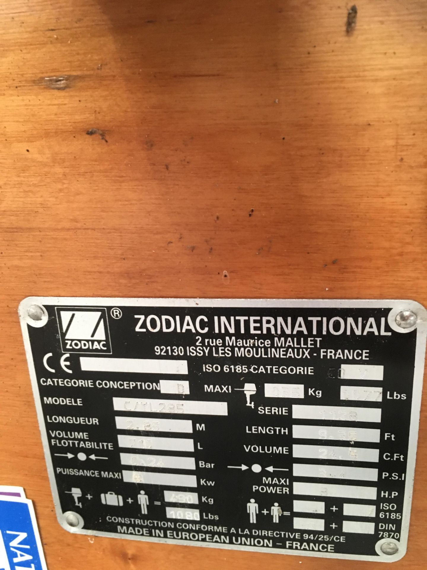 A ZODIAC INTERNATIONAL C-YL285 inflatable boat - length 9. - Image 4 of 11