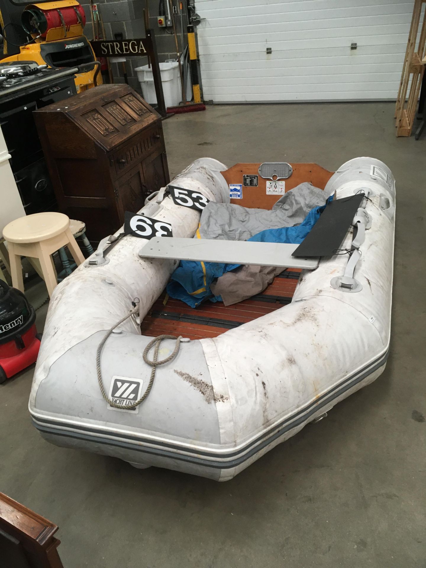 A ZODIAC INTERNATIONAL C-YL285 inflatable boat - length 9. - Image 2 of 11