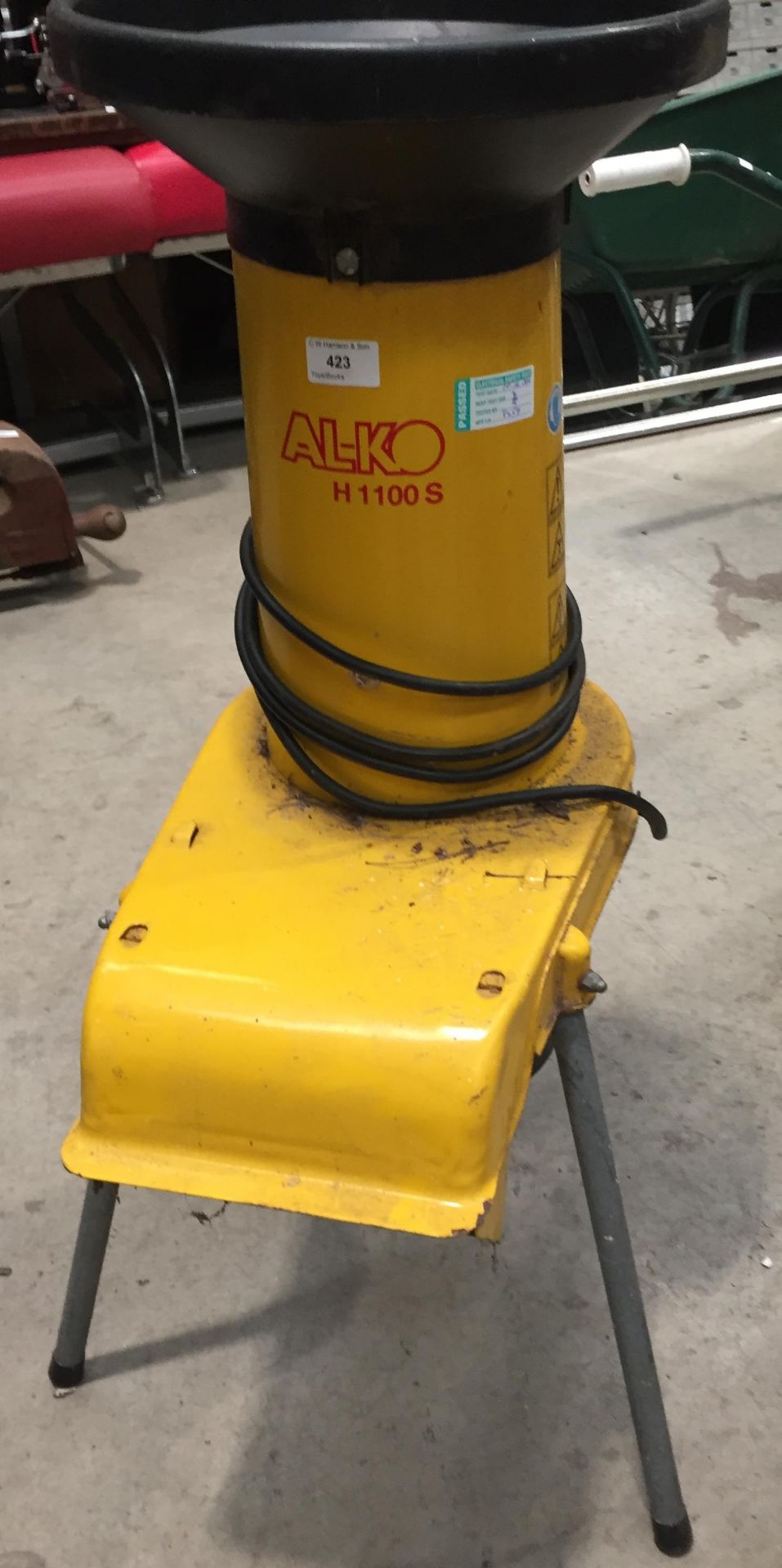 An Alko H1100 S 240v garden shredder