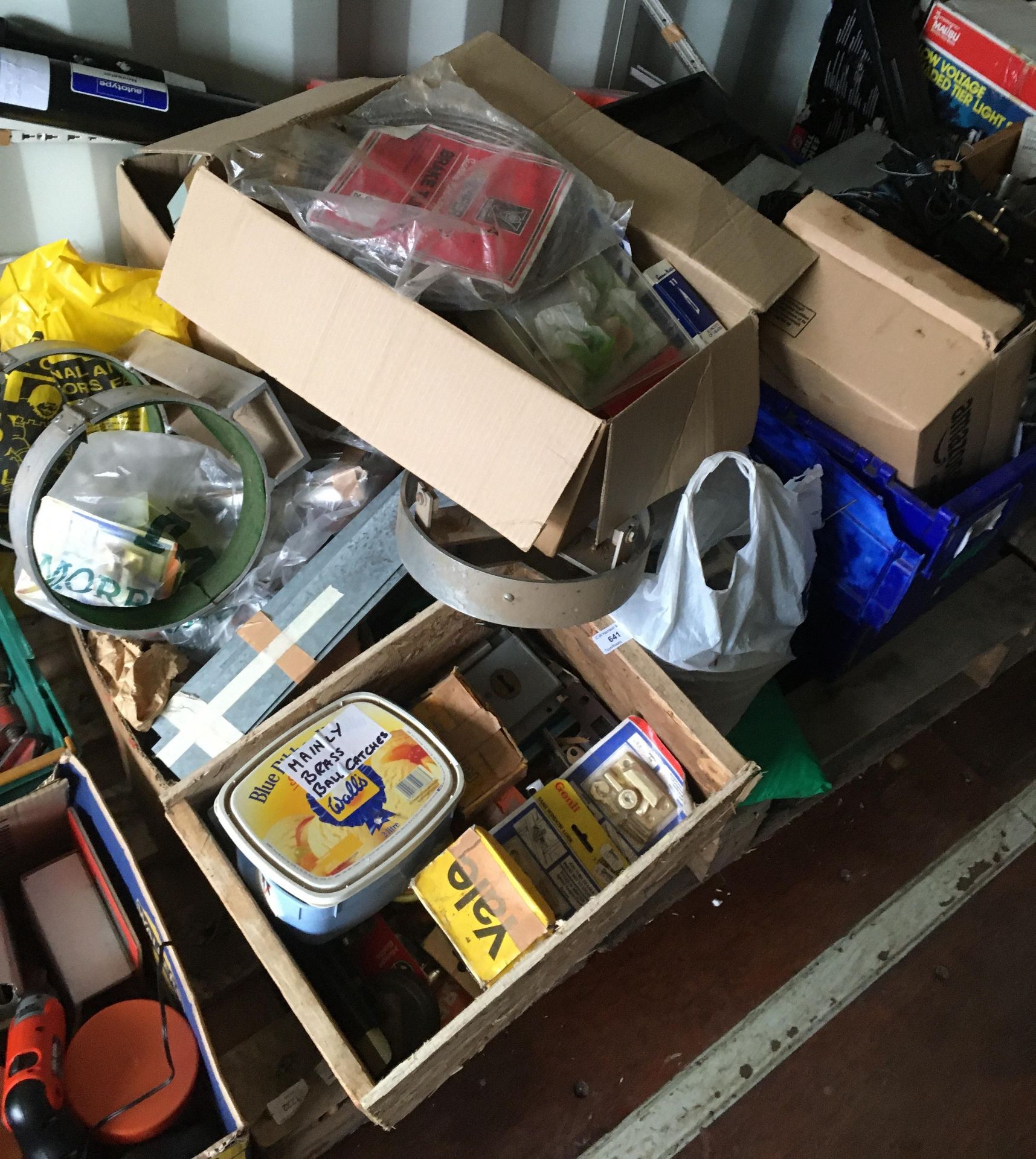 Contents to pallet - assorted metal components, locks,