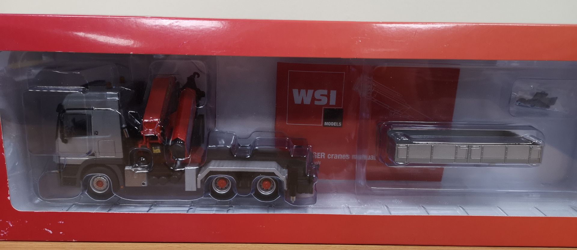 A WSI 1:50 diecast scale model of a Palfinger Mercedes MP (3) L-Cab 6 x 4 Swap Body Palfinger