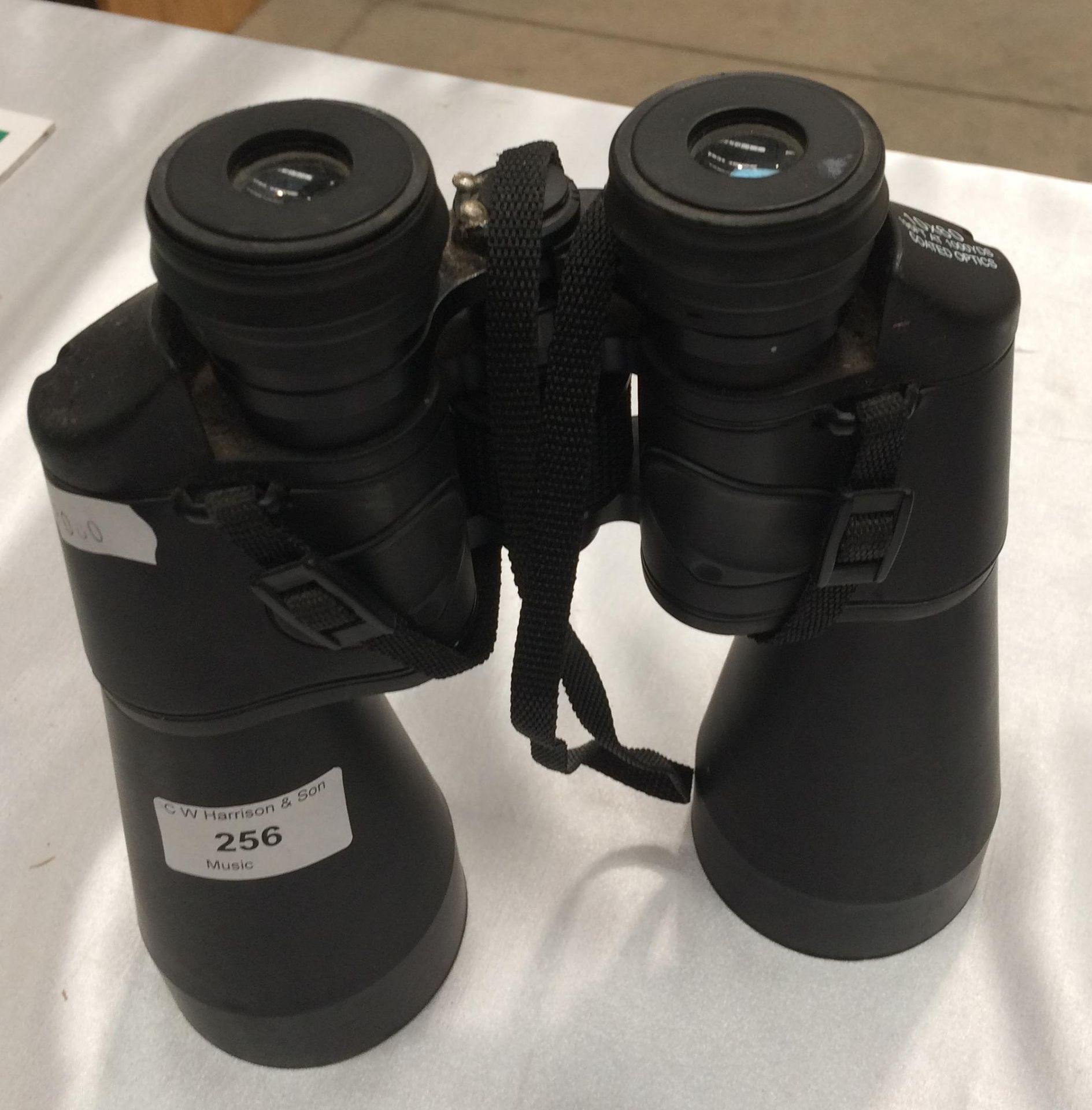 Pair of 10 x 60 195FT 1000yds binoculars
