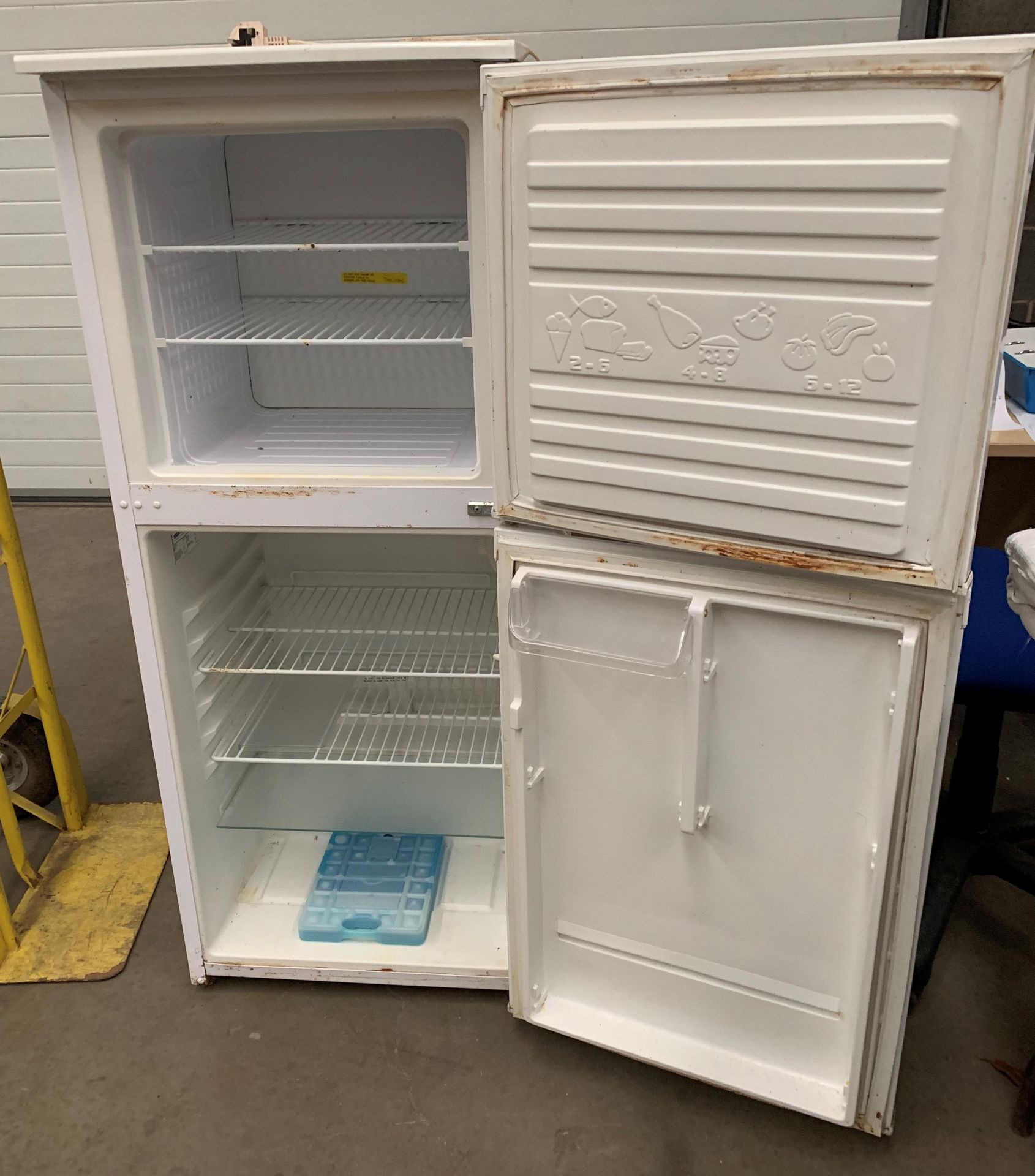 A Beko upright fridge/freezer - Image 2 of 2