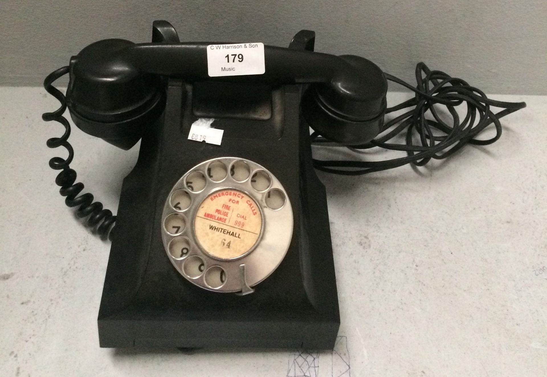 Bakelite style telephone with no.