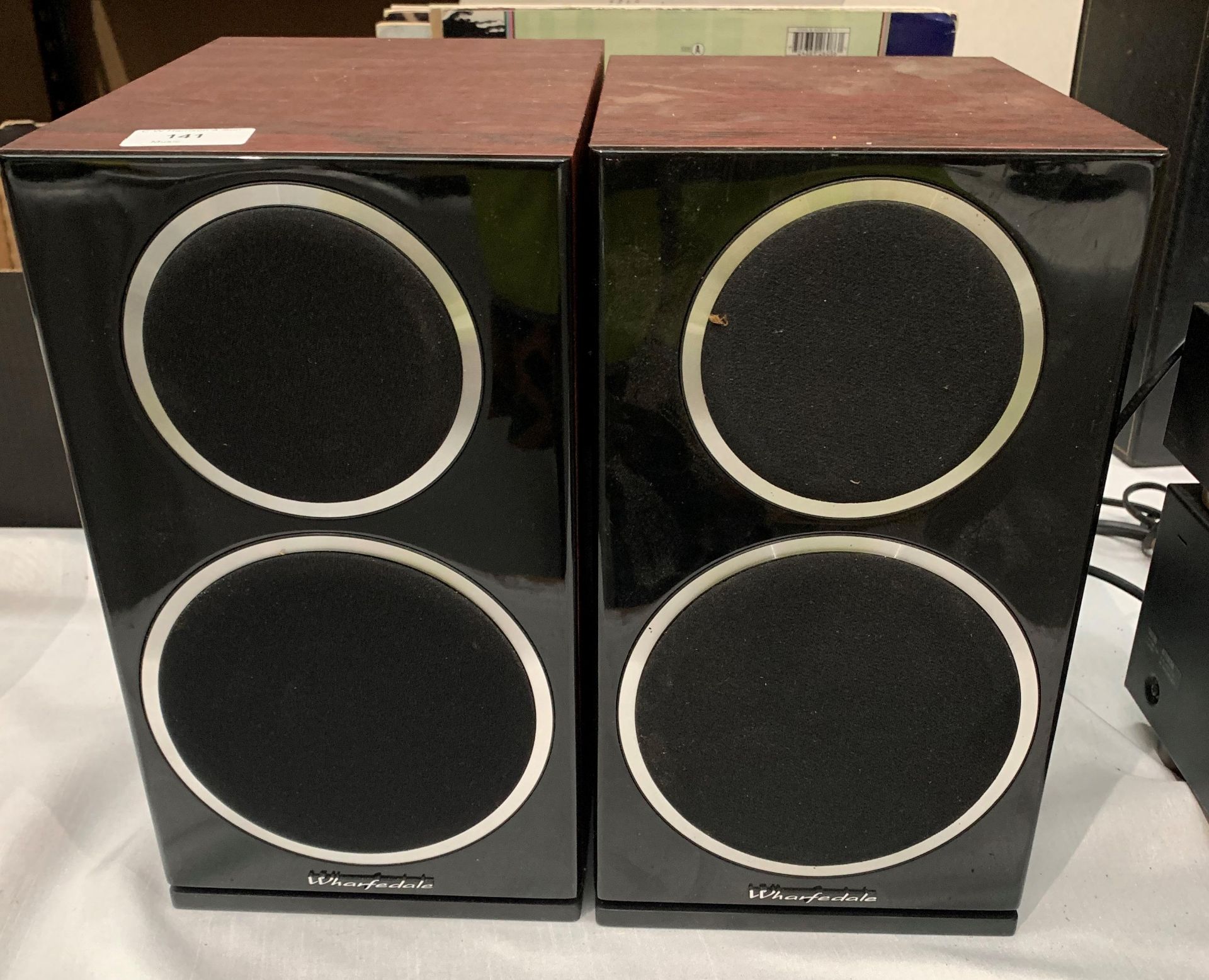 Pair of Wharfedale Diamond 220 25-100w speakers