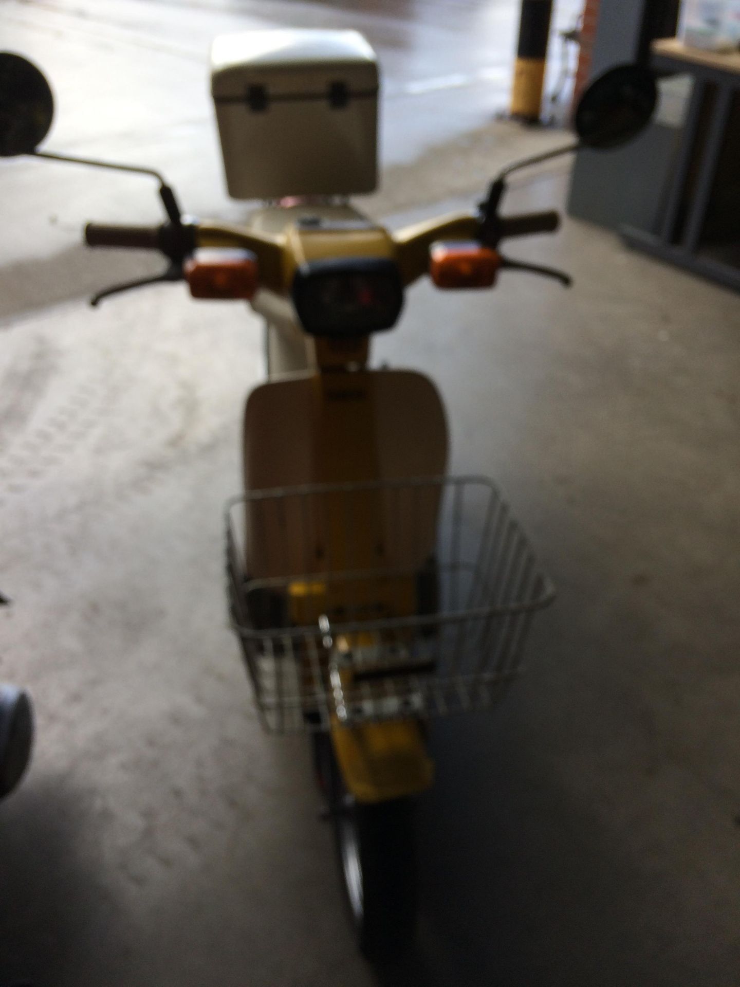 VINTAGE MOPED: YAMAHA PASSOLA 49cc - Petrol - Yellow. Reg No: YNP 831W. Rec MIleage: 3,557+. - Image 5 of 5