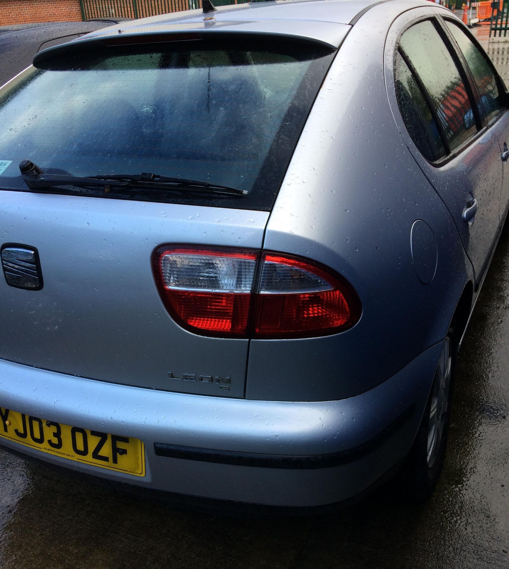 SEAT LEON S16V 1.4 5 DOOR HATCHBACK- Petrol - Grey. Reg No: YJ03 OZF. Rec Milerage: 88,660+. - Image 4 of 4