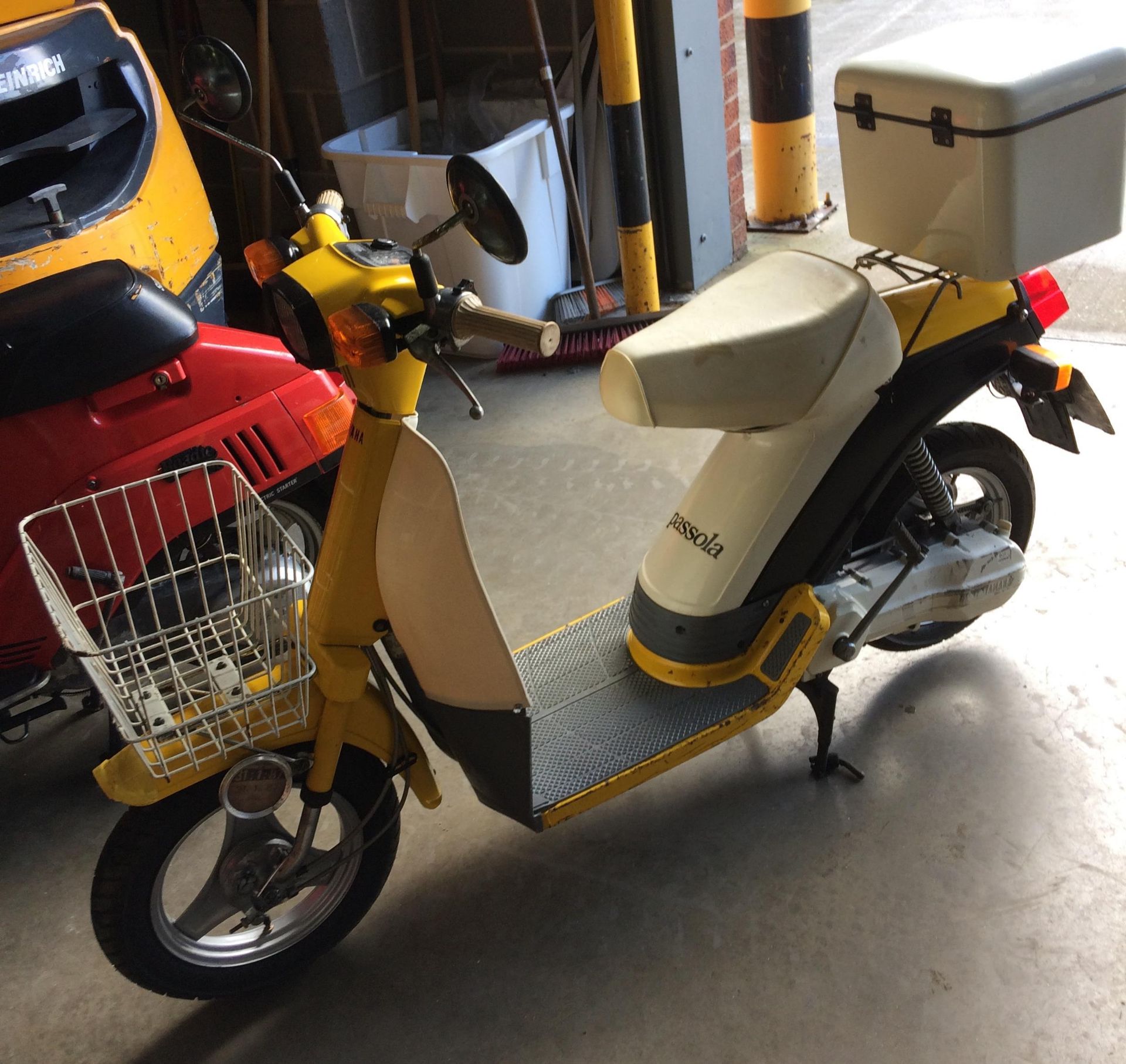 VINTAGE MOPED: YAMAHA PASSOLA 49cc - Petrol - Yellow. Reg No: YNP 831W. Rec MIleage: 3,557+.