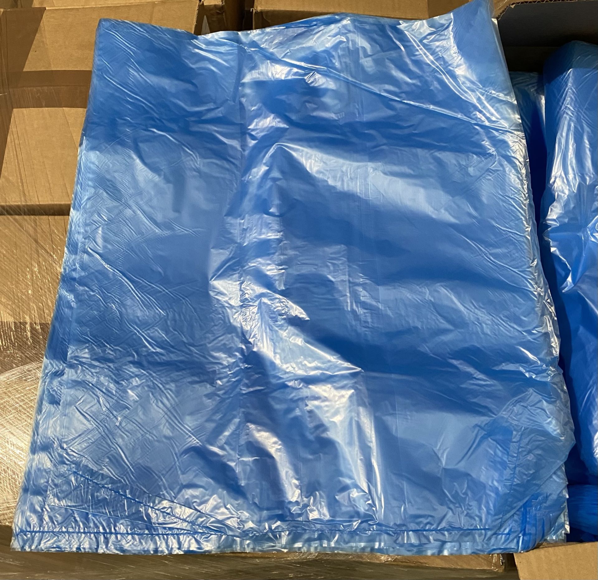 7½ x Boxes of 1,000 x blue tint catering box lining plastic bags. - Image 3 of 4