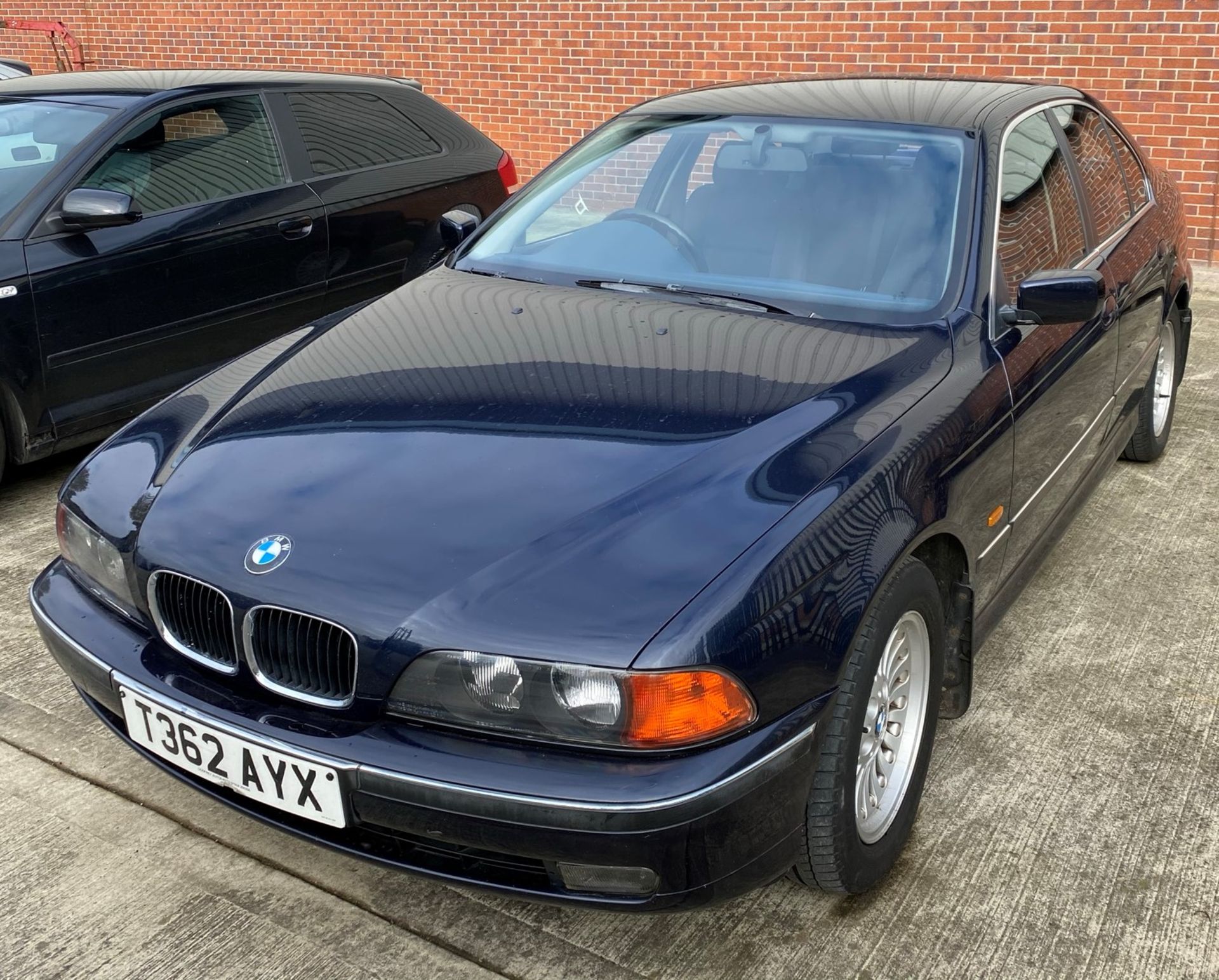 SOLD ON BEHALF OF A PRIVATE CLIENT WHO HAS BEEN ADVISED BY HIS DOCTOR TO STOP DRIVING BMW 520i SE - Image 7 of 14