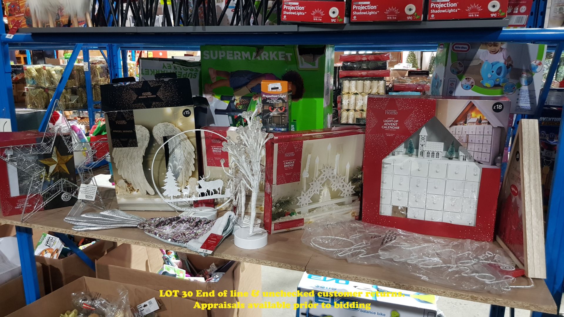 CONTENTS OF SHELF – APPROX 13 MIXED CHRISTMAS ITEMS TO INC ANGEL WINGS,