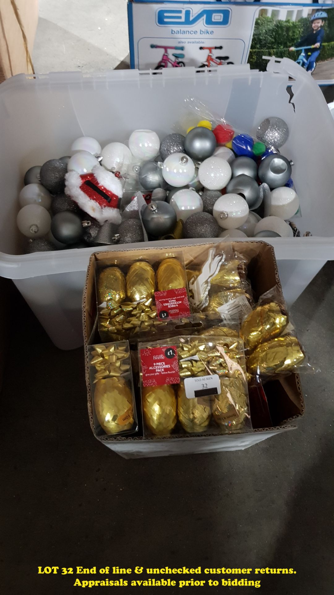 CONTENTS OF 2 BOXES – MIXED CHRISTMAS BAUBLES & WRAPPING ACCESSORY PACKS