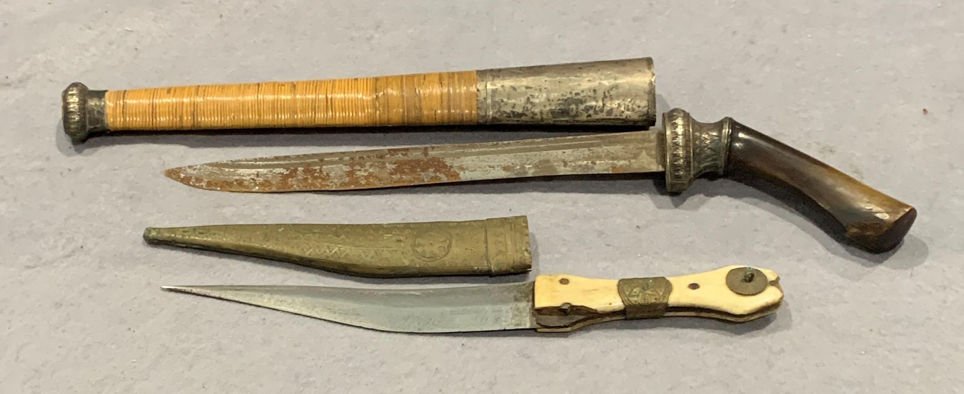 Two oriental style knives, one with 25cm blade and the other with a 17cm blade, - Image 2 of 4