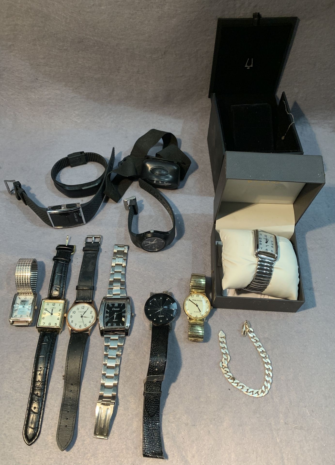Contents to tray - a Rotary gentleman's wristwatch complete with box and guarantee,