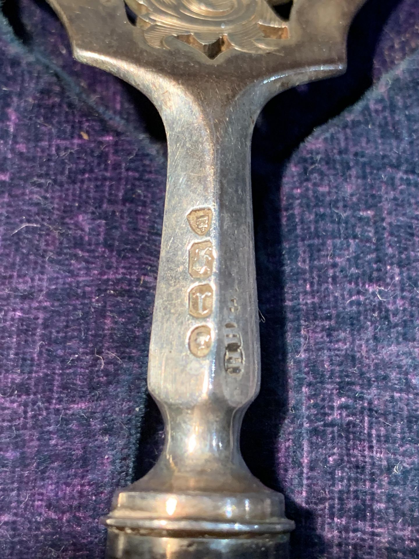 A silver fish knife and fork with bone handles in presentation case - Image 2 of 2