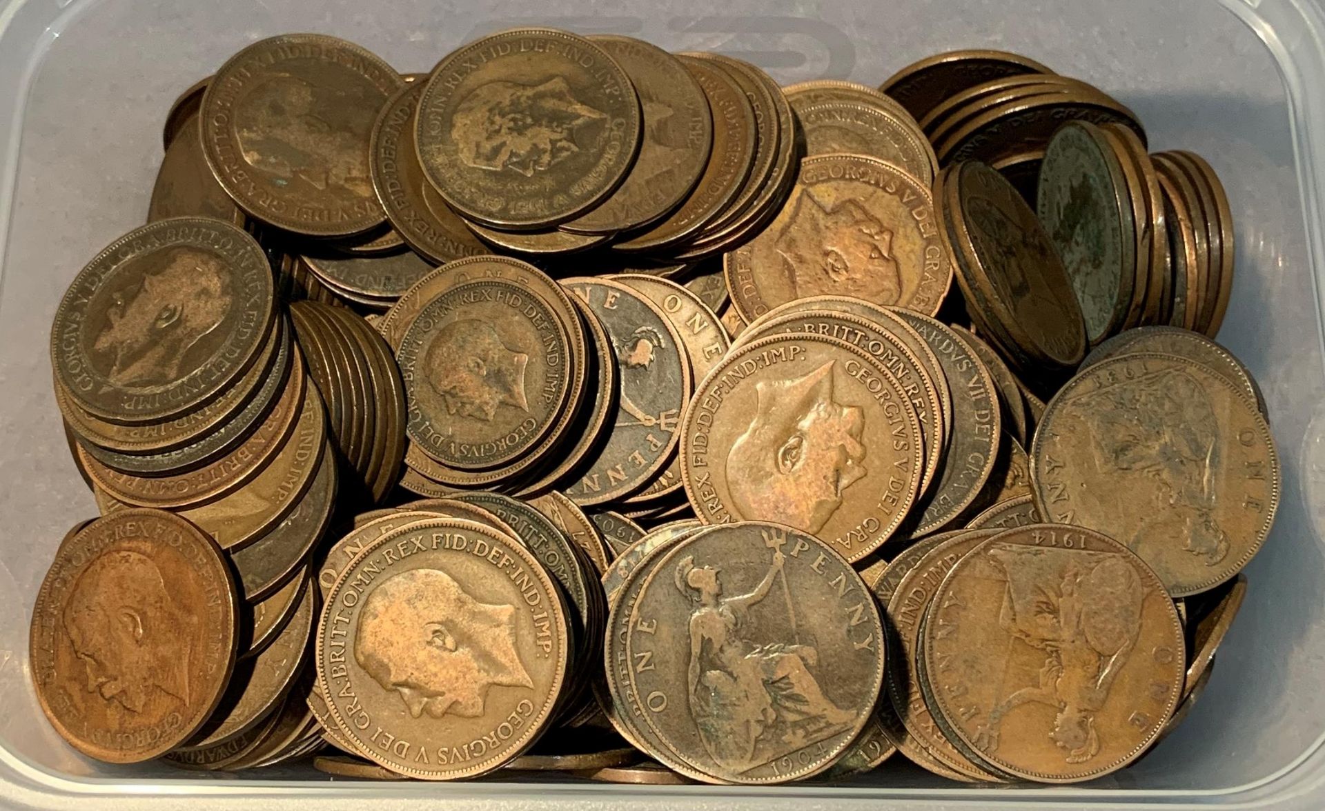 Contents to tub - Edward VII and George V pennies,