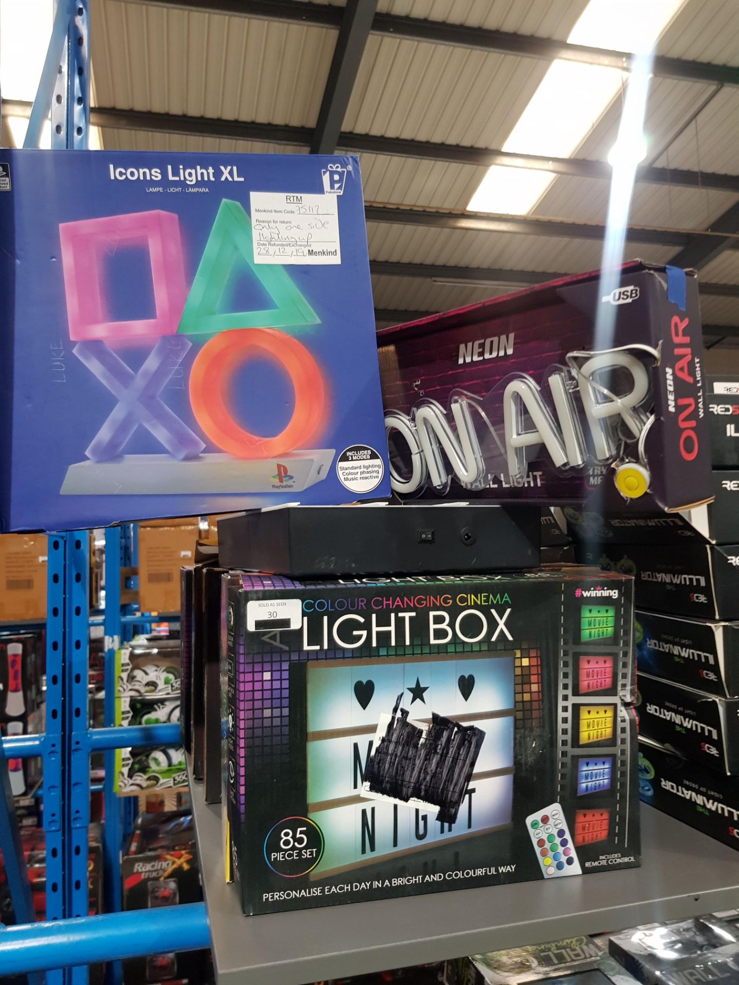 11 ITEMS - 9 X MIXED STYLE LIGHTBOX (1 X NO BOX),