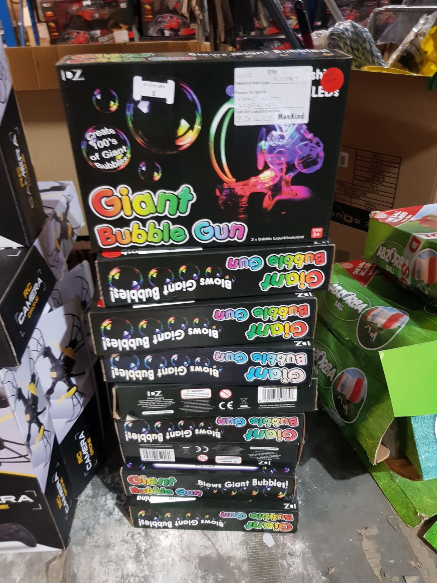 9 X DZINE GIANT BUBBLE GUN Further Information Returned items carry 'RTM' stickers