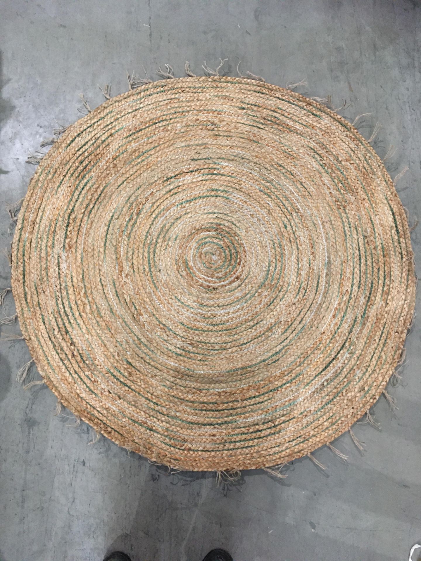 A Nattiot Pampa circular 100% jute rug -